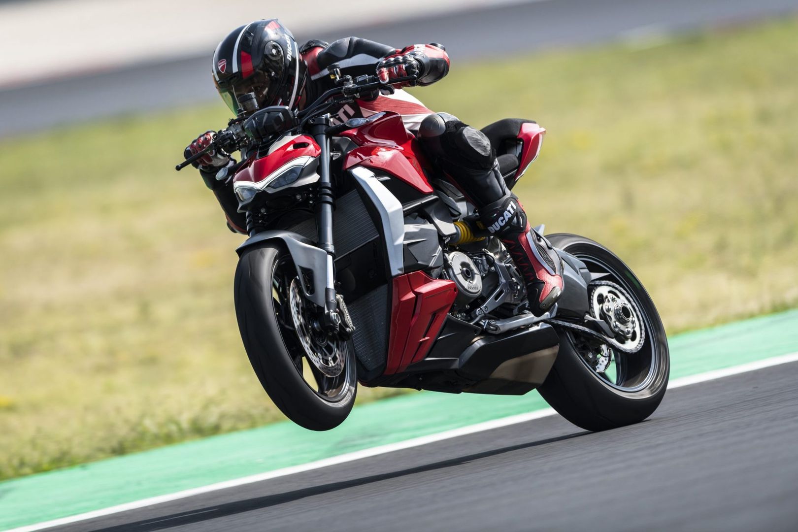 Ducati Streetfighter V2