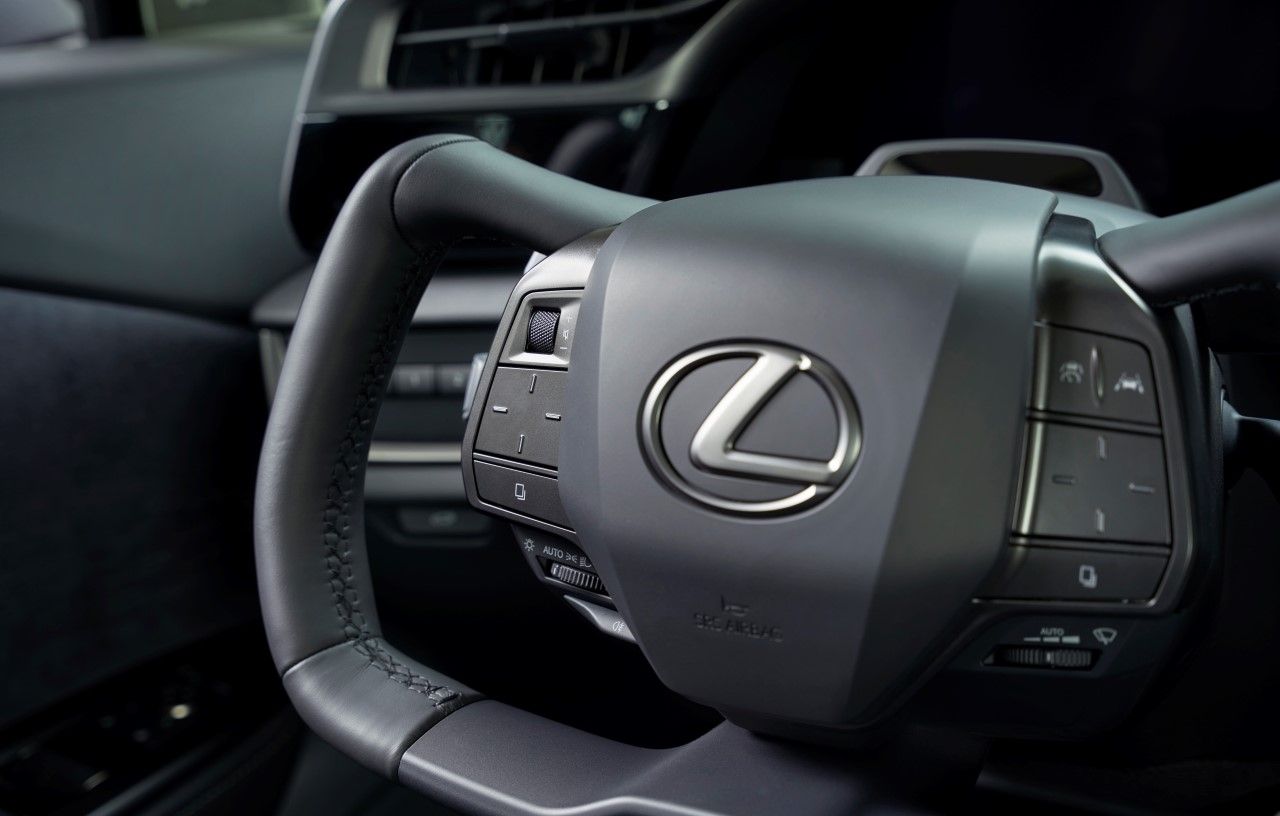 Lexus RZ 450e