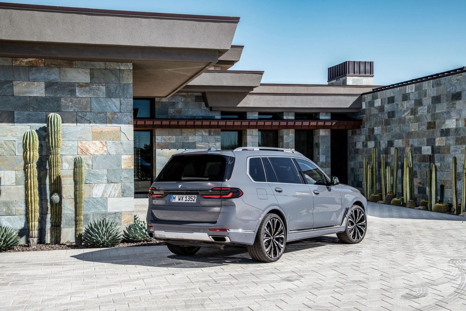 BMW X7 2023