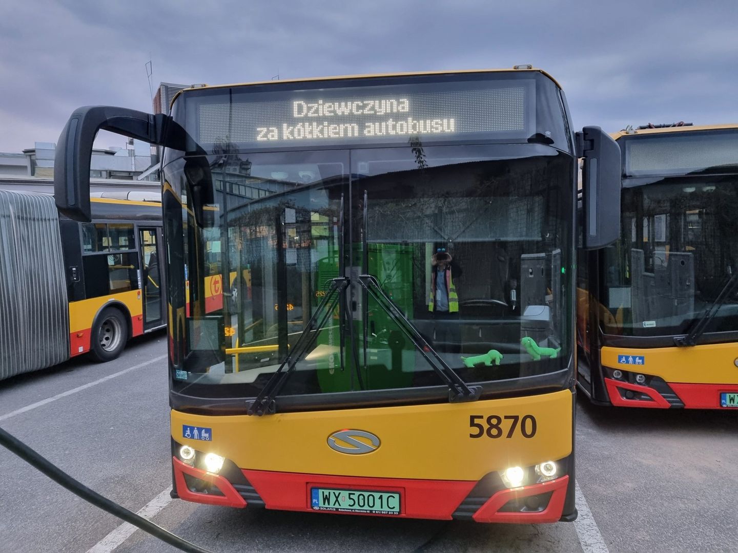 Kama - dziewczyna za kółkiem autobusu