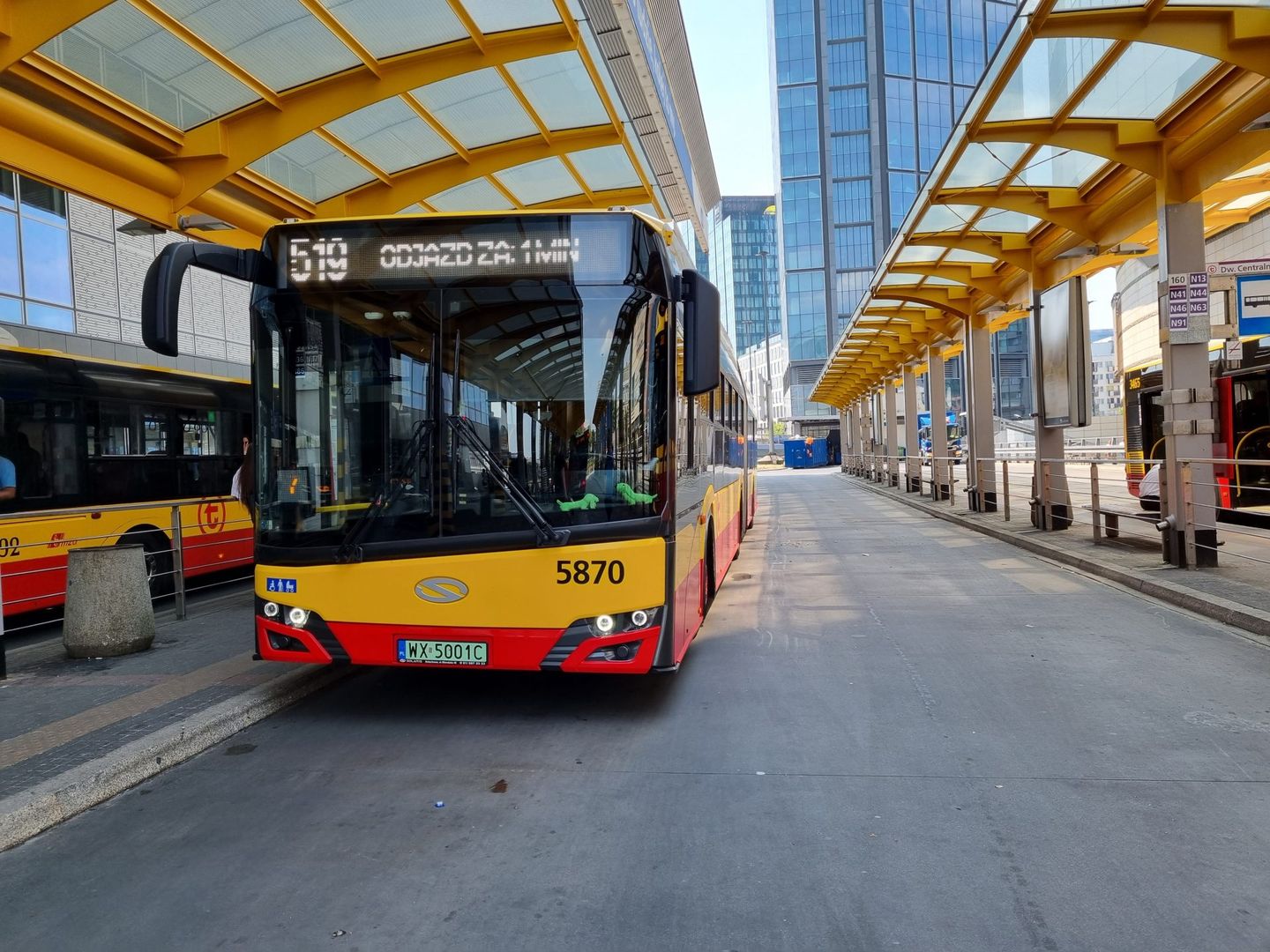 Kama - dziewczyna za kółkiem autobusu