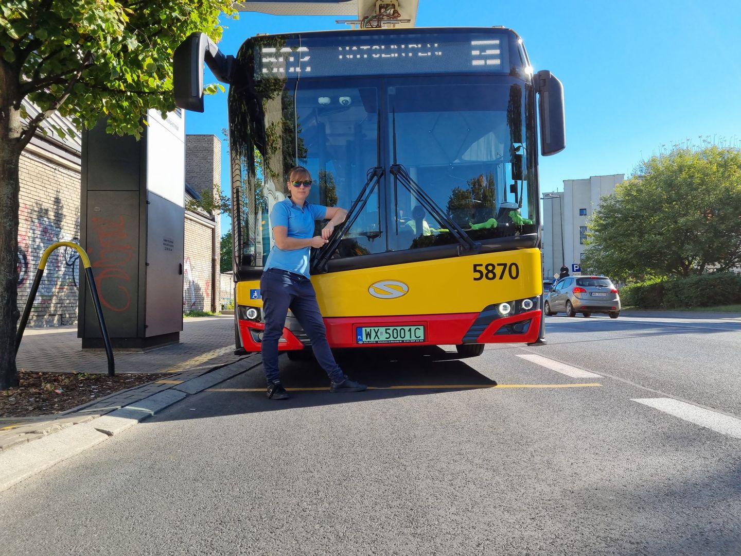 Kama - dziewczyna za kółkiem autobusu