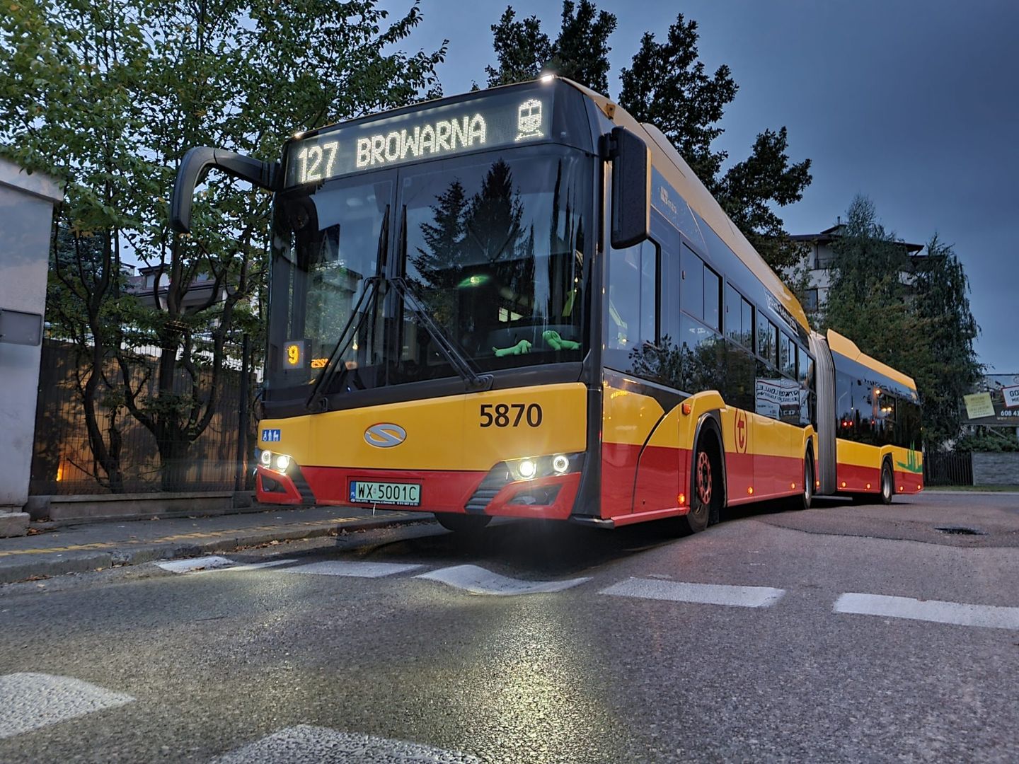 Kama - dziewczyna za kółkiem autobusu