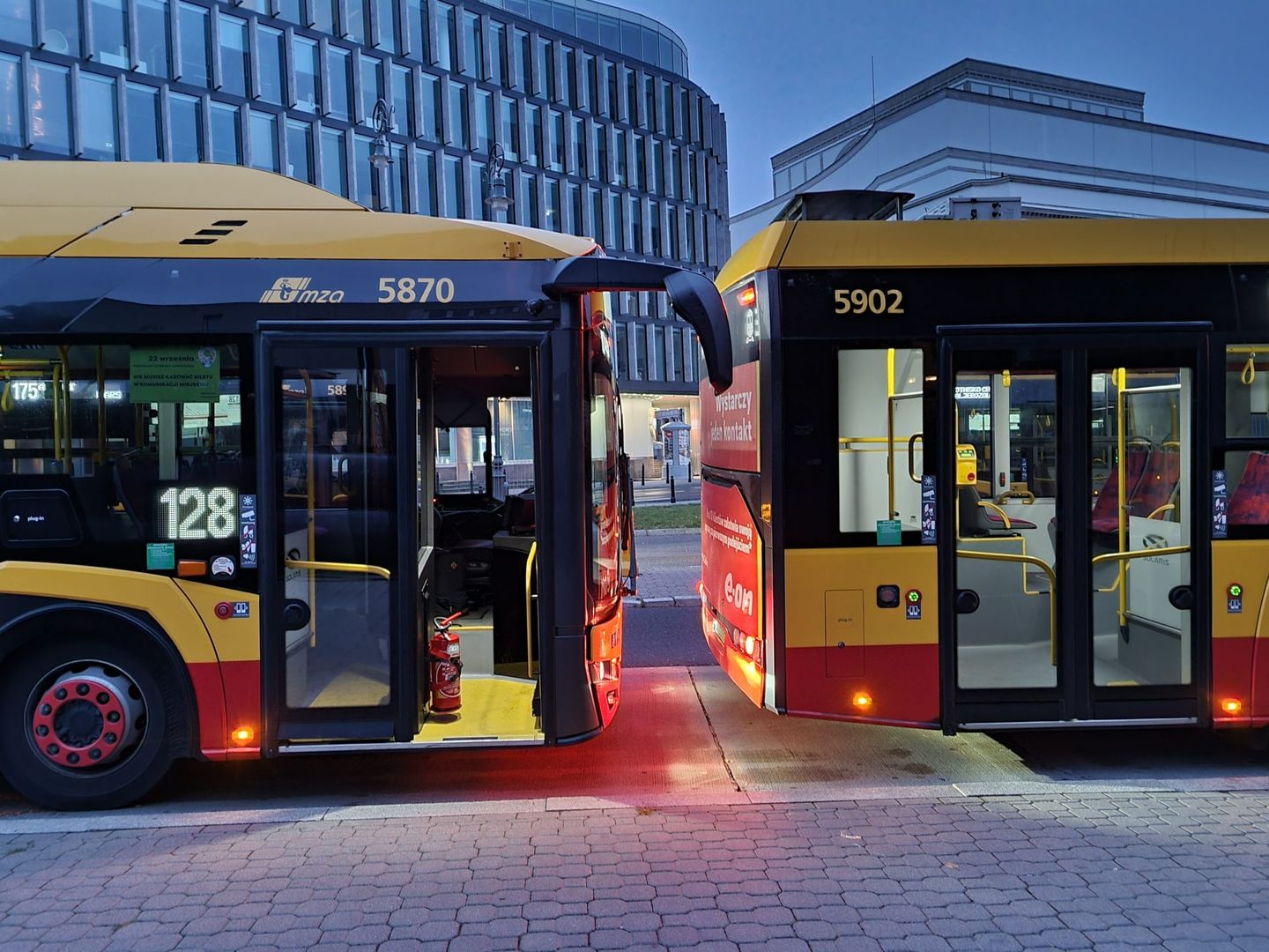 Kama - dziewczyna za kółkiem autobusu