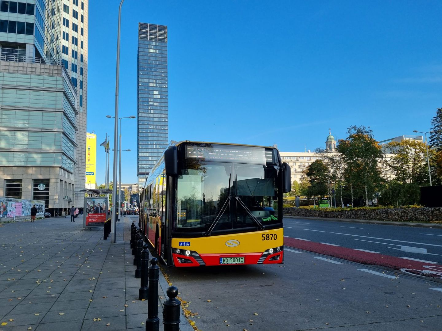 Kama - dziewczyna za kółkiem autobusu