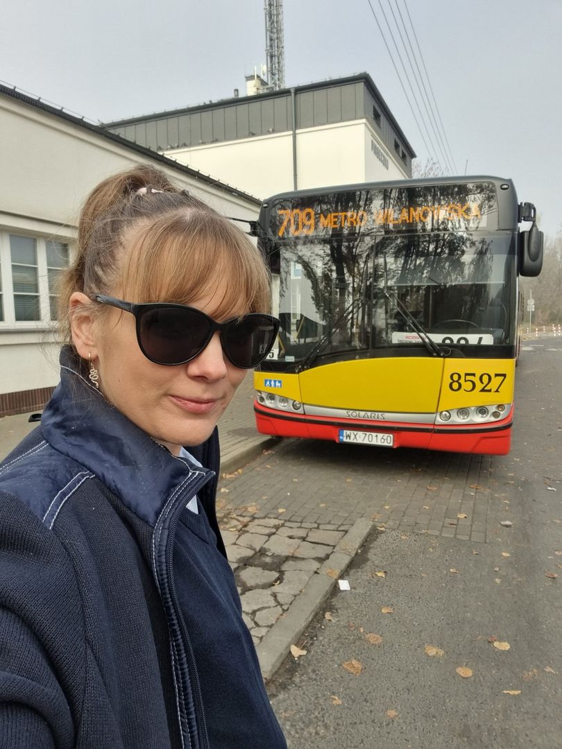 Kama - dziewczyna za kółkiem autobusu