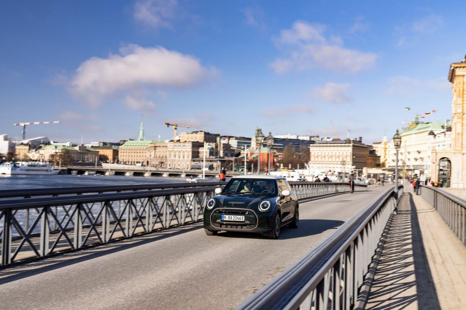 Mini Cooper SE Resolute Edition