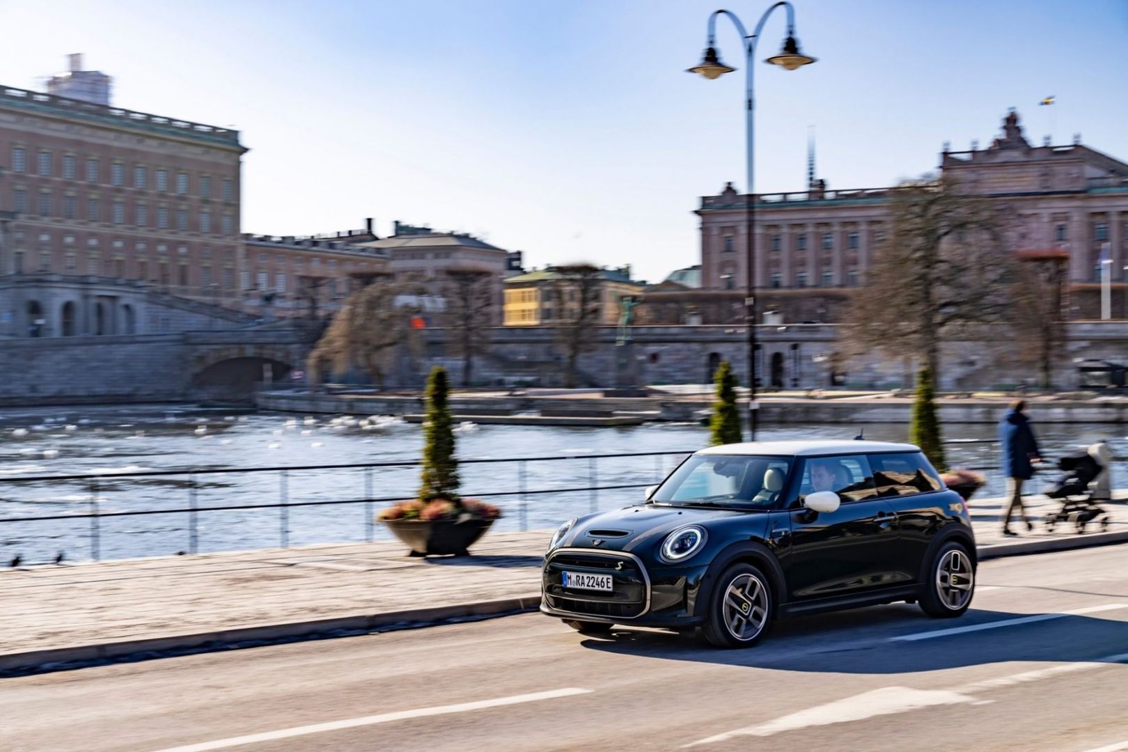 Mini Cooper SE Resolute Edition