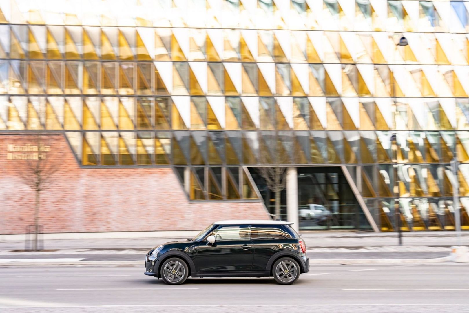 Mini Cooper SE Resolute Edition