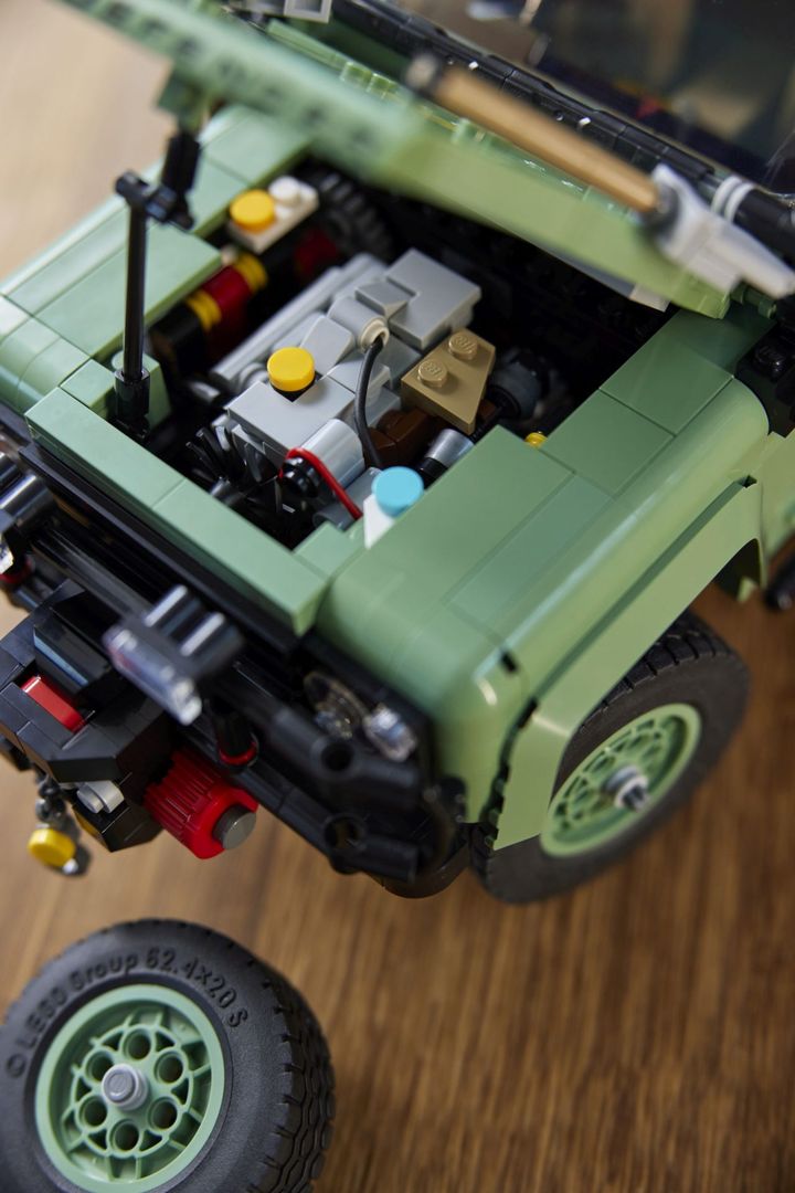 Land Rover Defender 90 z LEGO