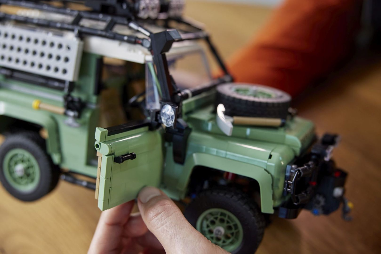 Land Rover Defender 90 z LEGO