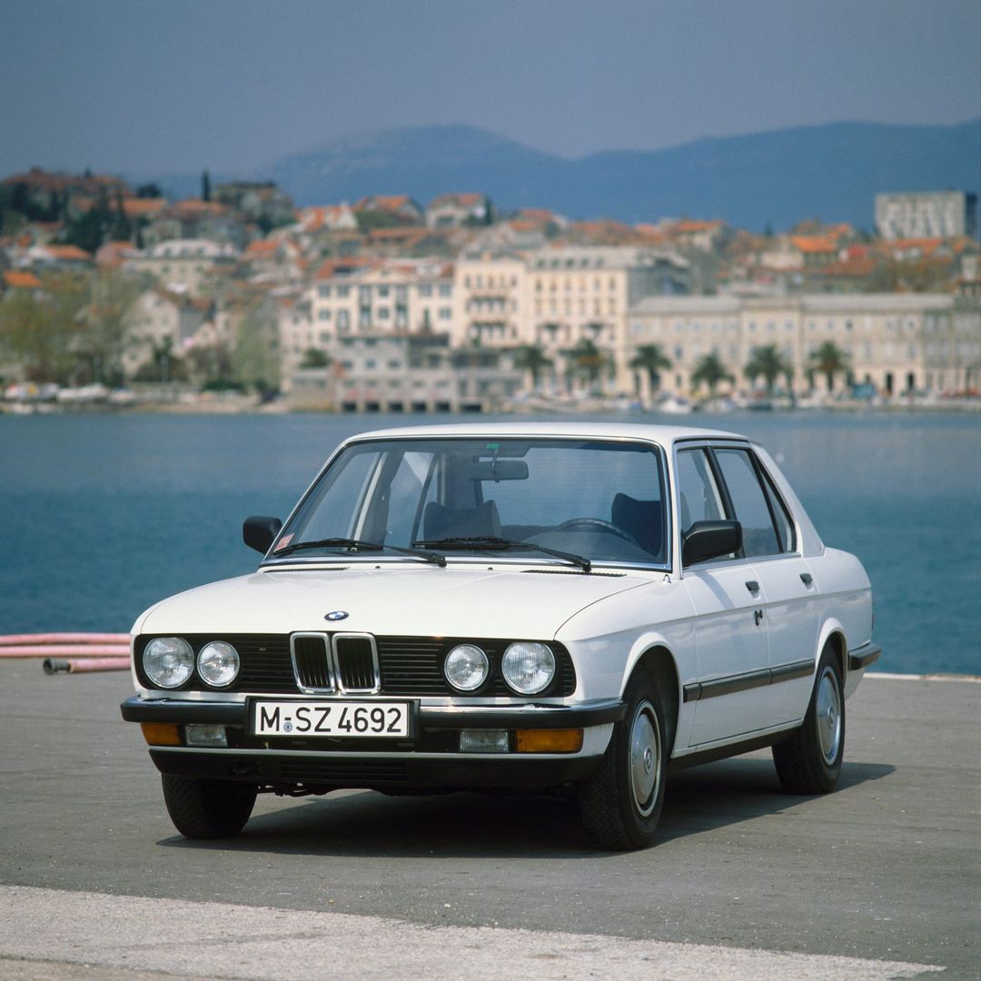 BMW 5 history