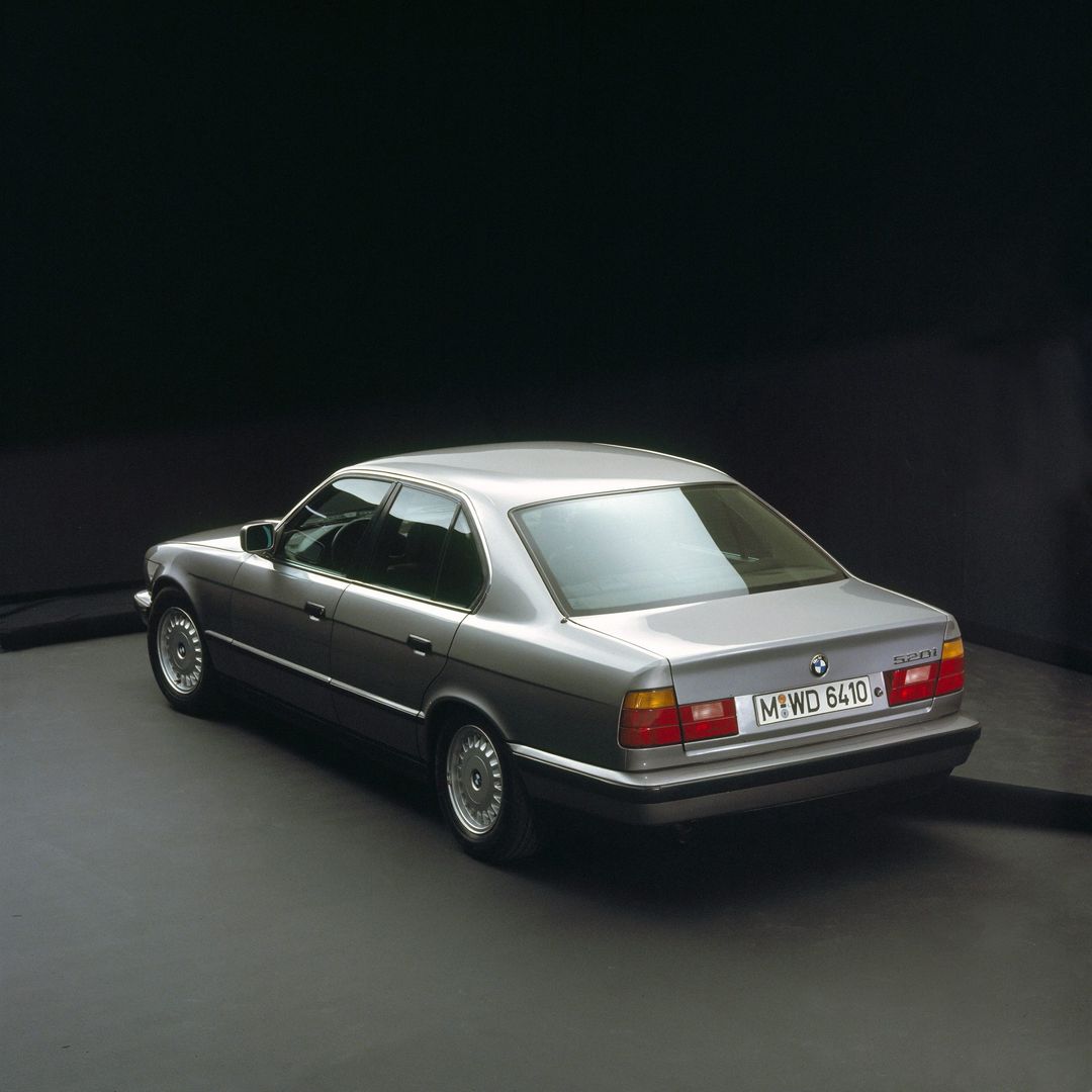 BMW 5 history