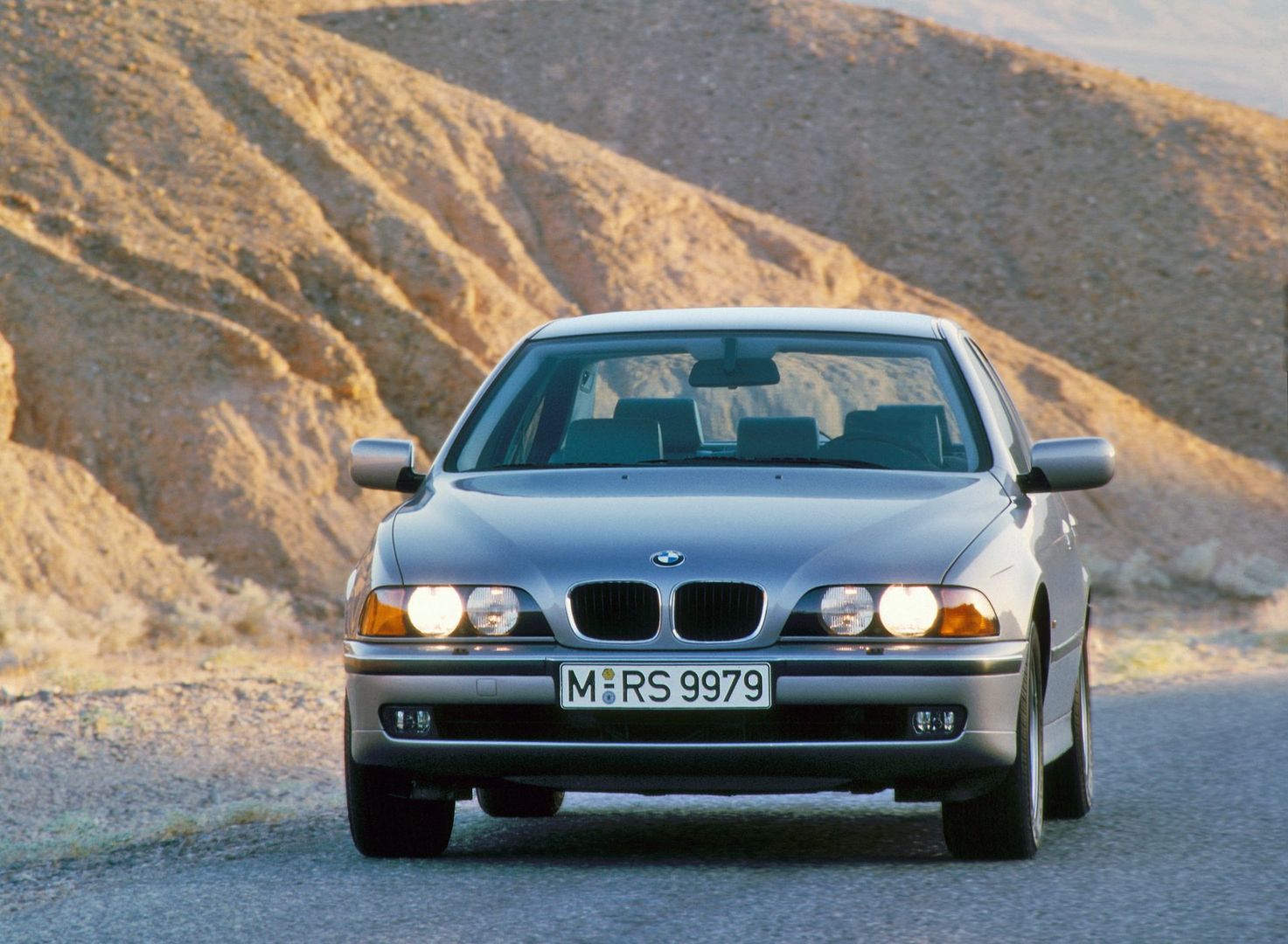BMW 5 history