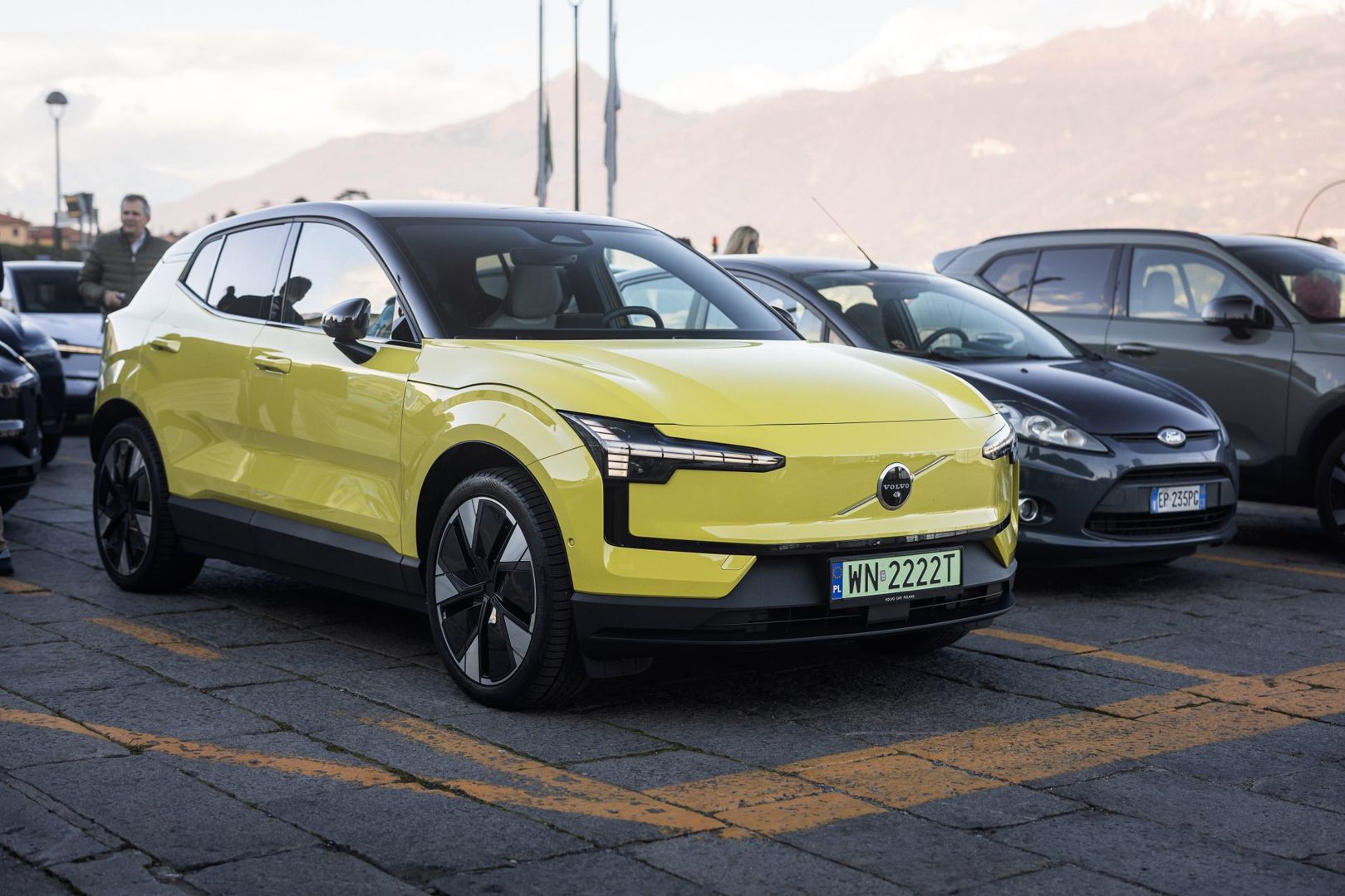 Volvo EX30 Moss Yellow