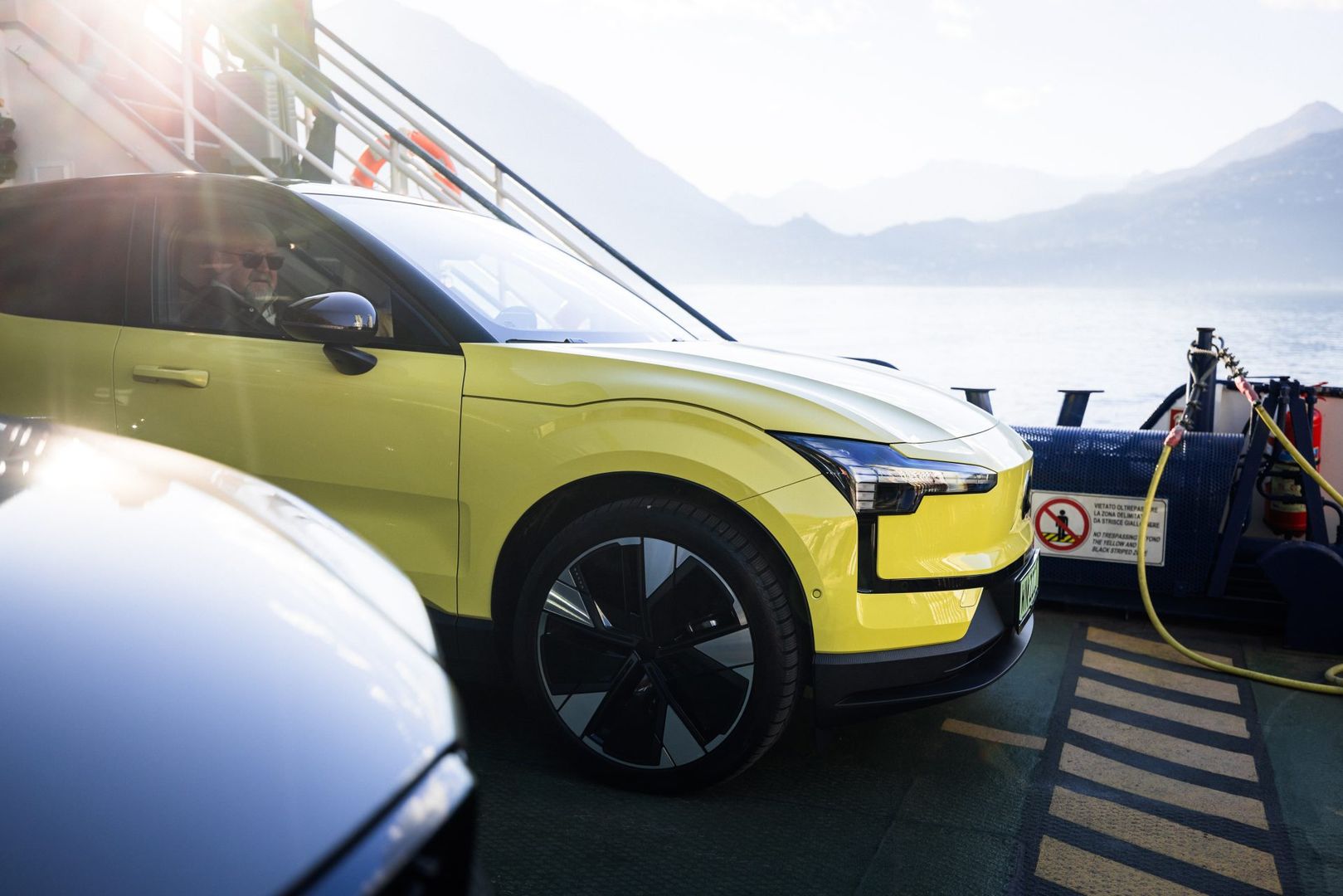 Volvo EX30 Moss Yellow