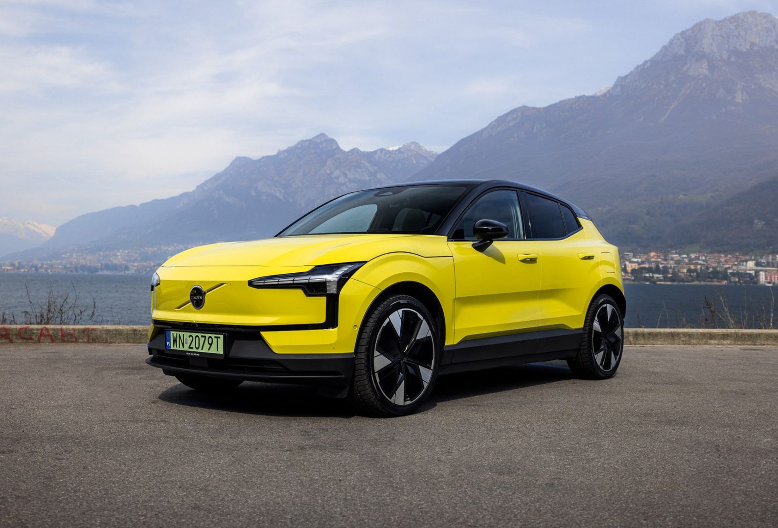 Volvo EX30 Moss Yellow