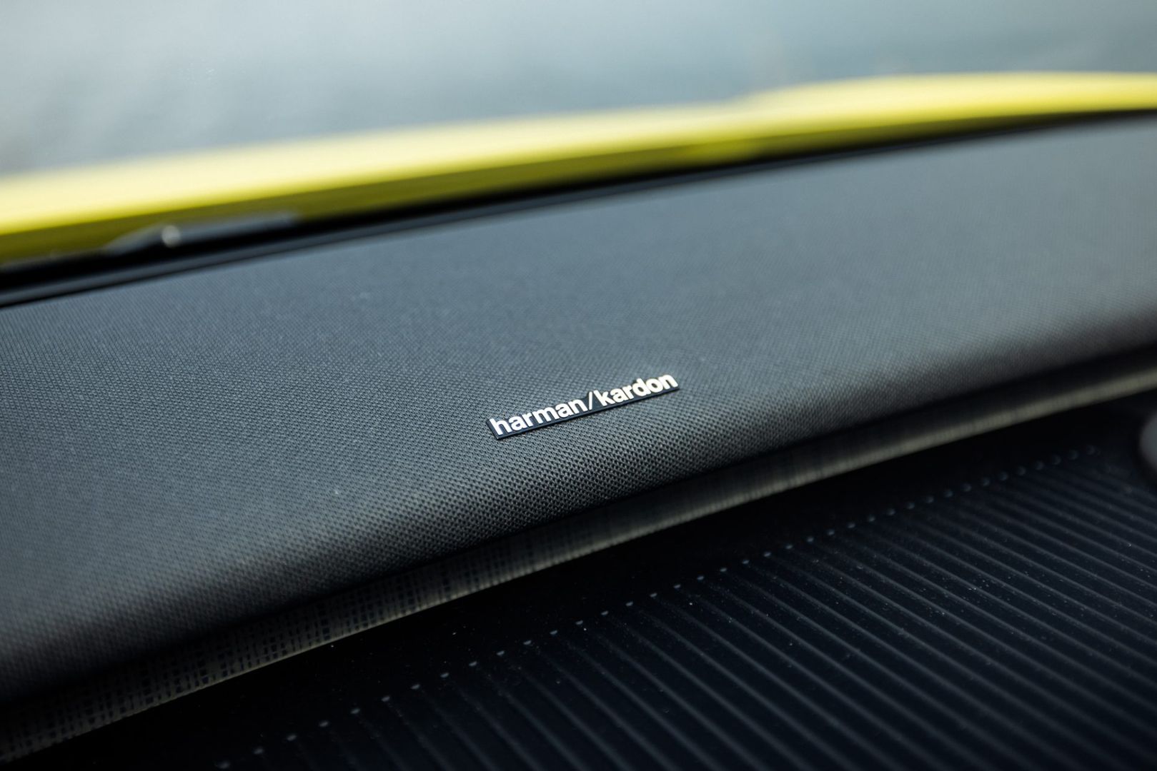 Volvo EX30 Moss Yellow