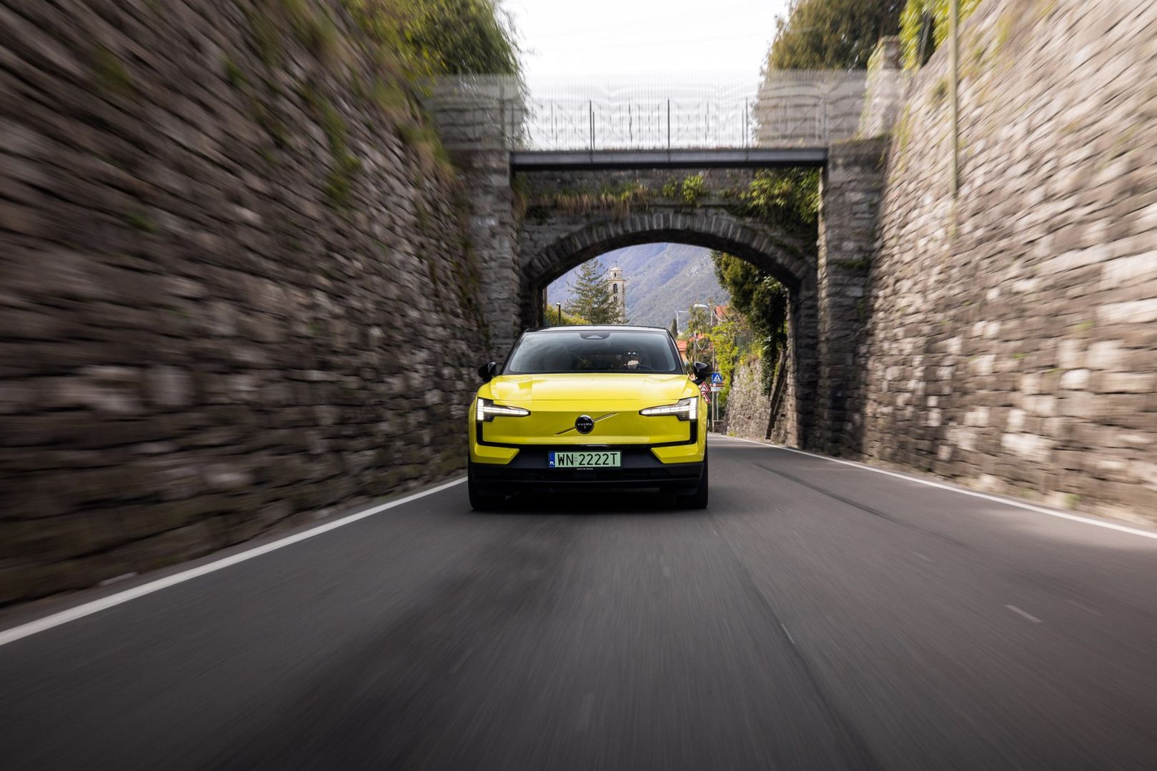 Volvo EX30 Moss Yellow