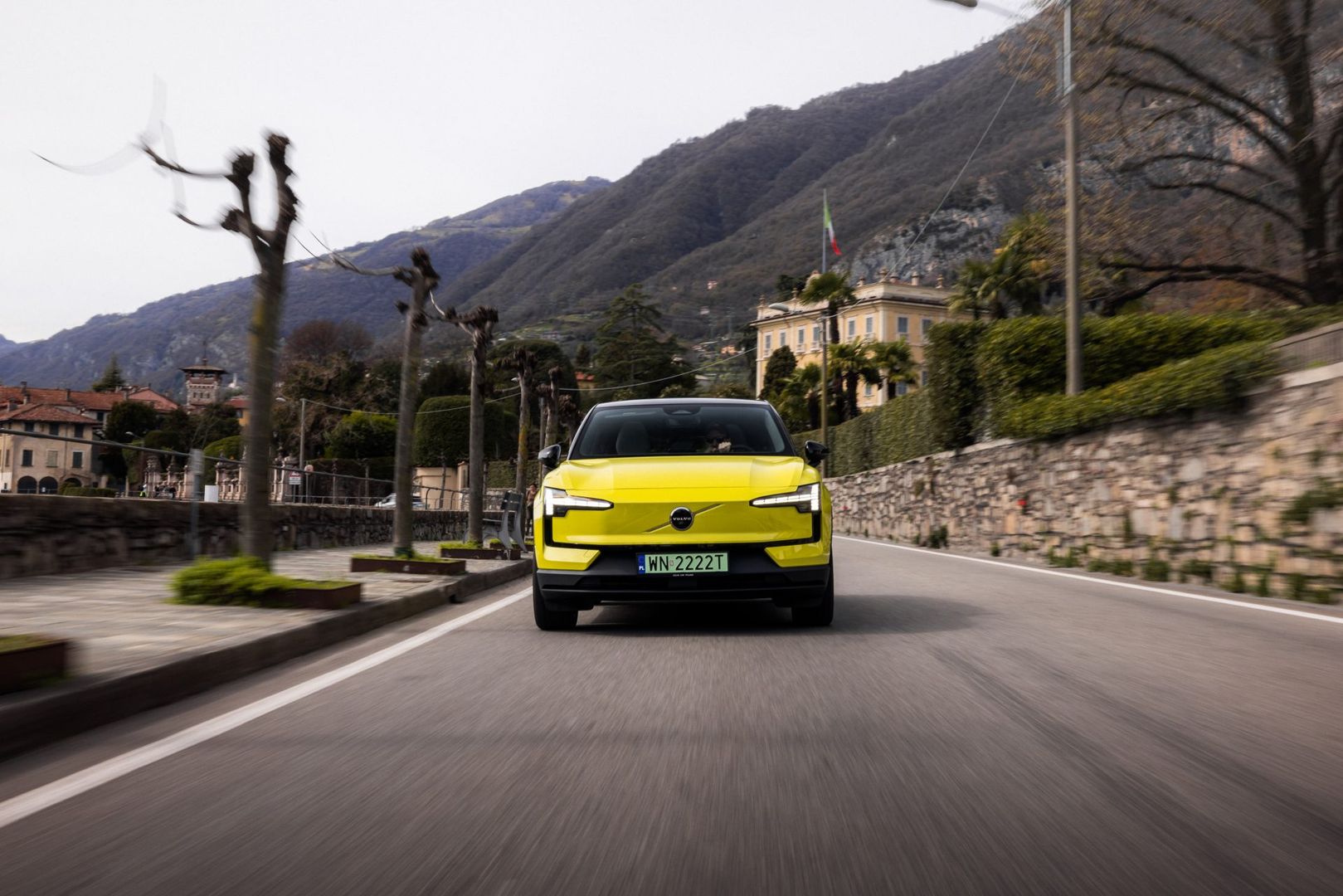 Volvo EX30 Moss Yellow
