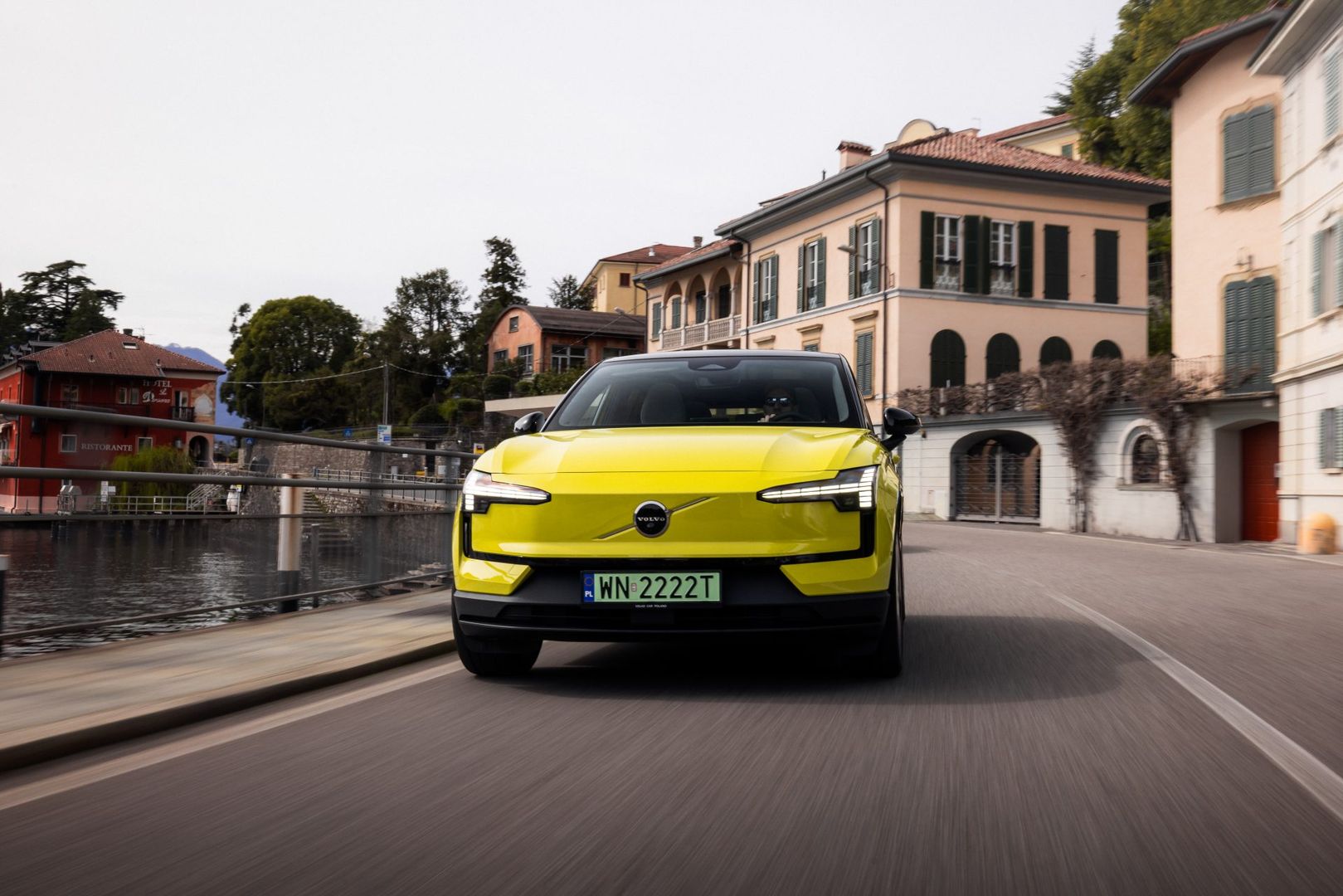 Volvo EX30 Moss Yellow