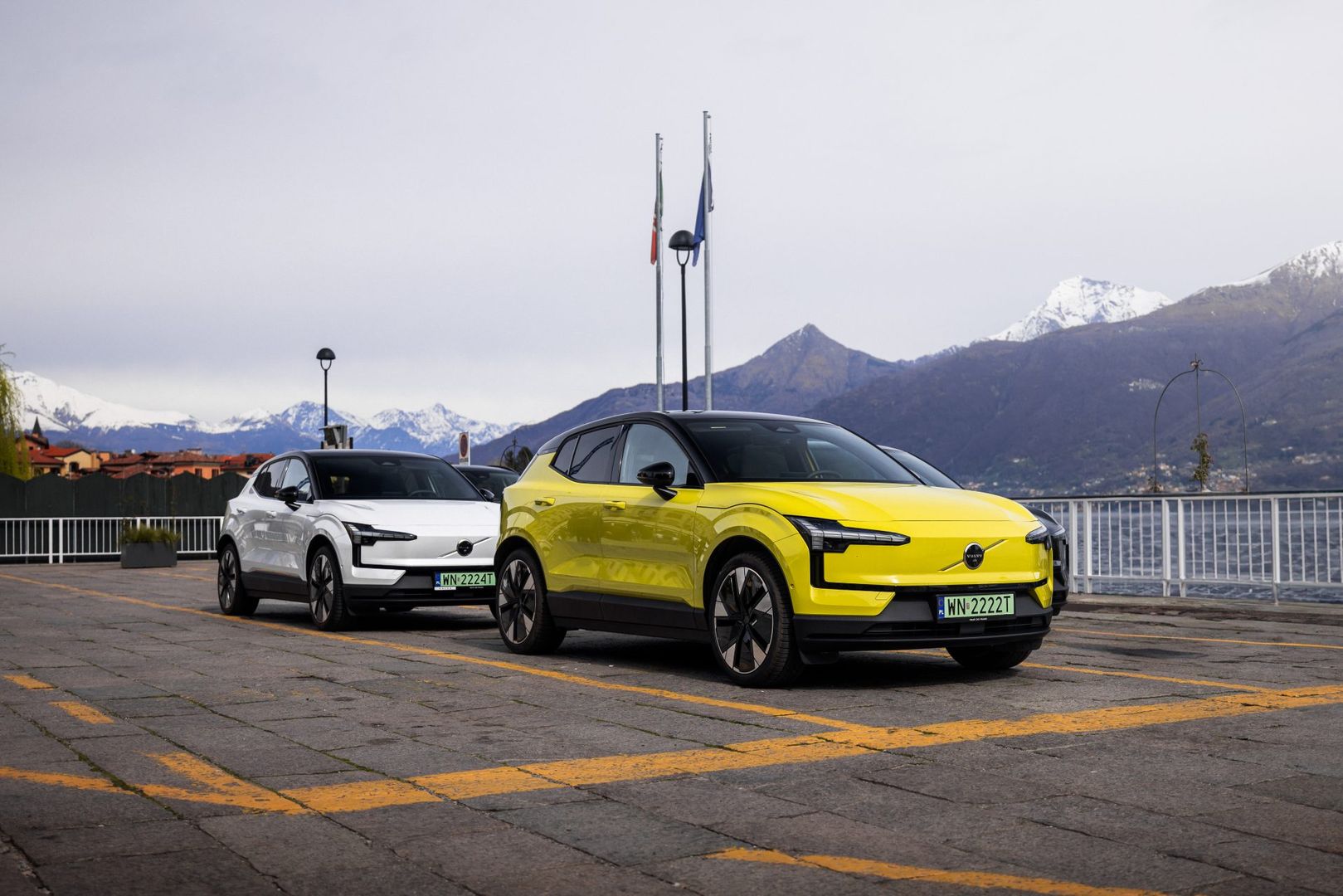 Volvo EX30 Moss Yellow