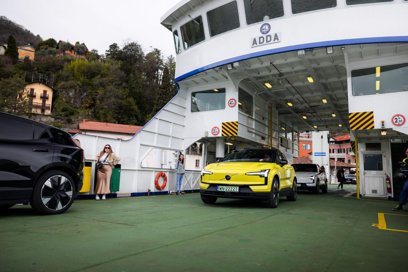 Volvo EX30 Moss Yellow