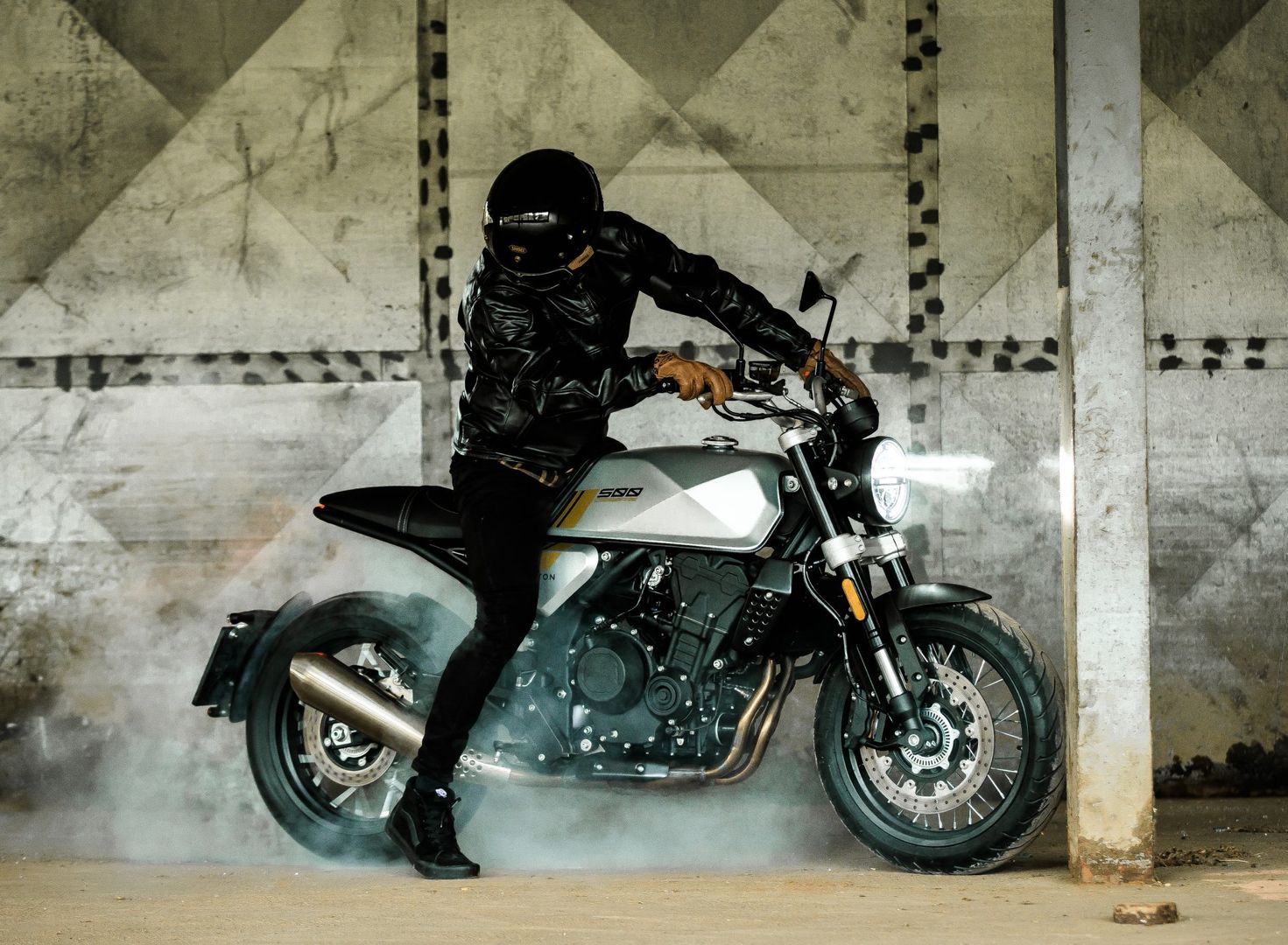 Brixton Crossfire 500 