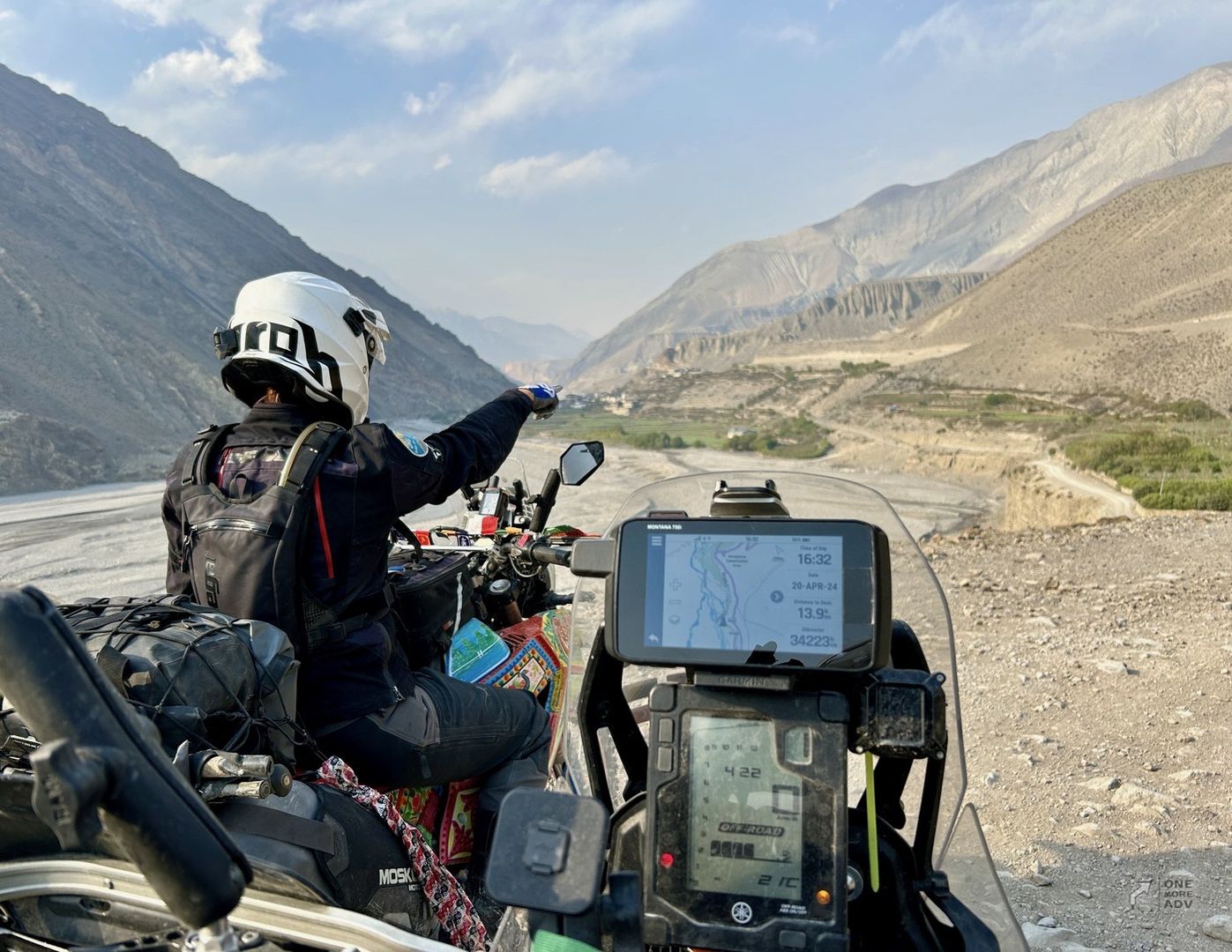 Motocyklistka Kalingandaki Nepal