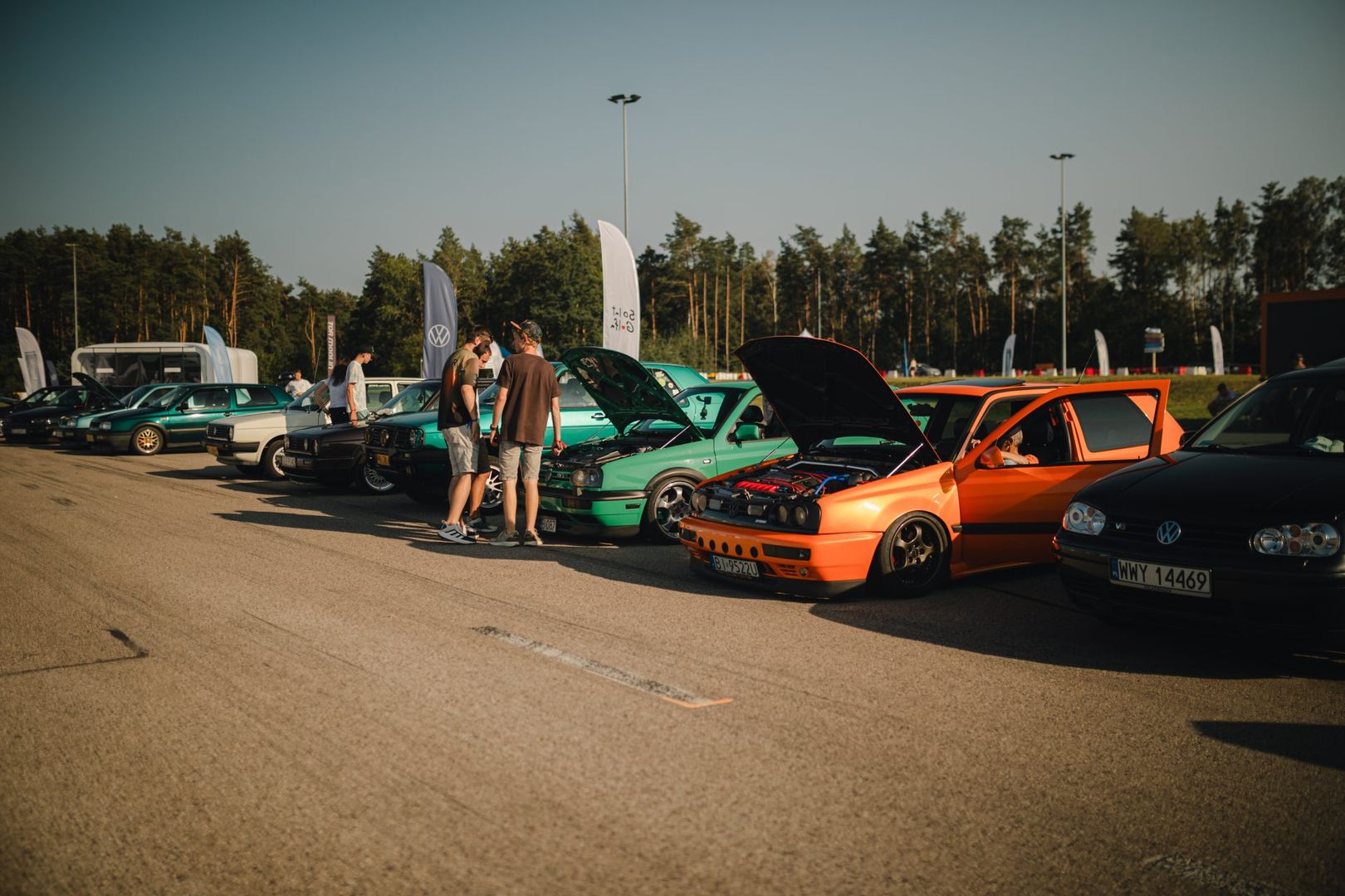 Piknik Volkswagena Golfa na Torze w Modlinie