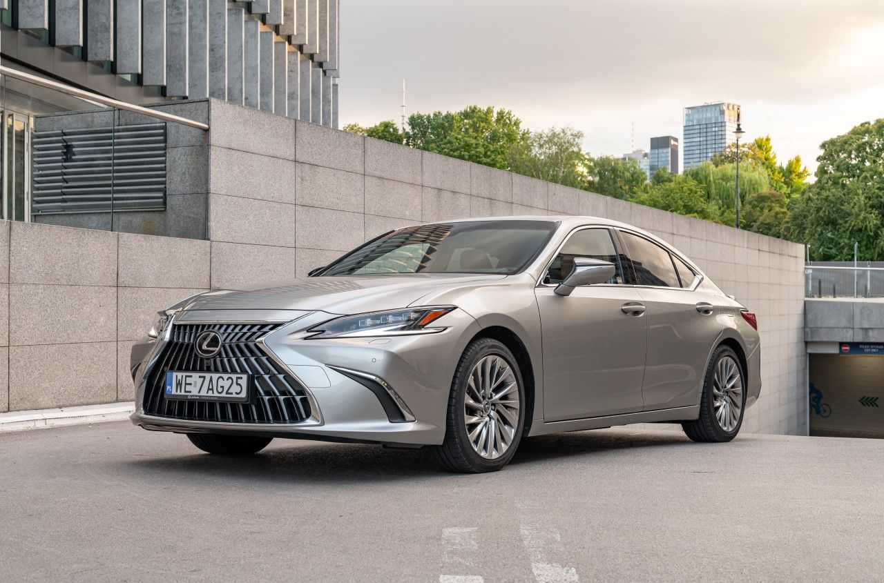 Lexus ES