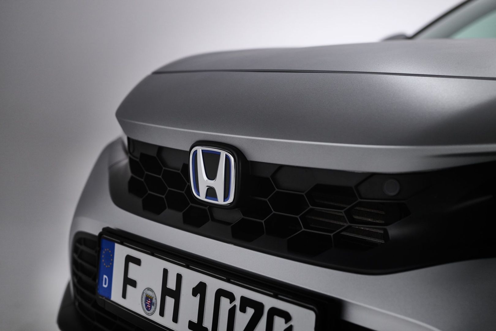 Honda Civic e:HEV Silverest Silver