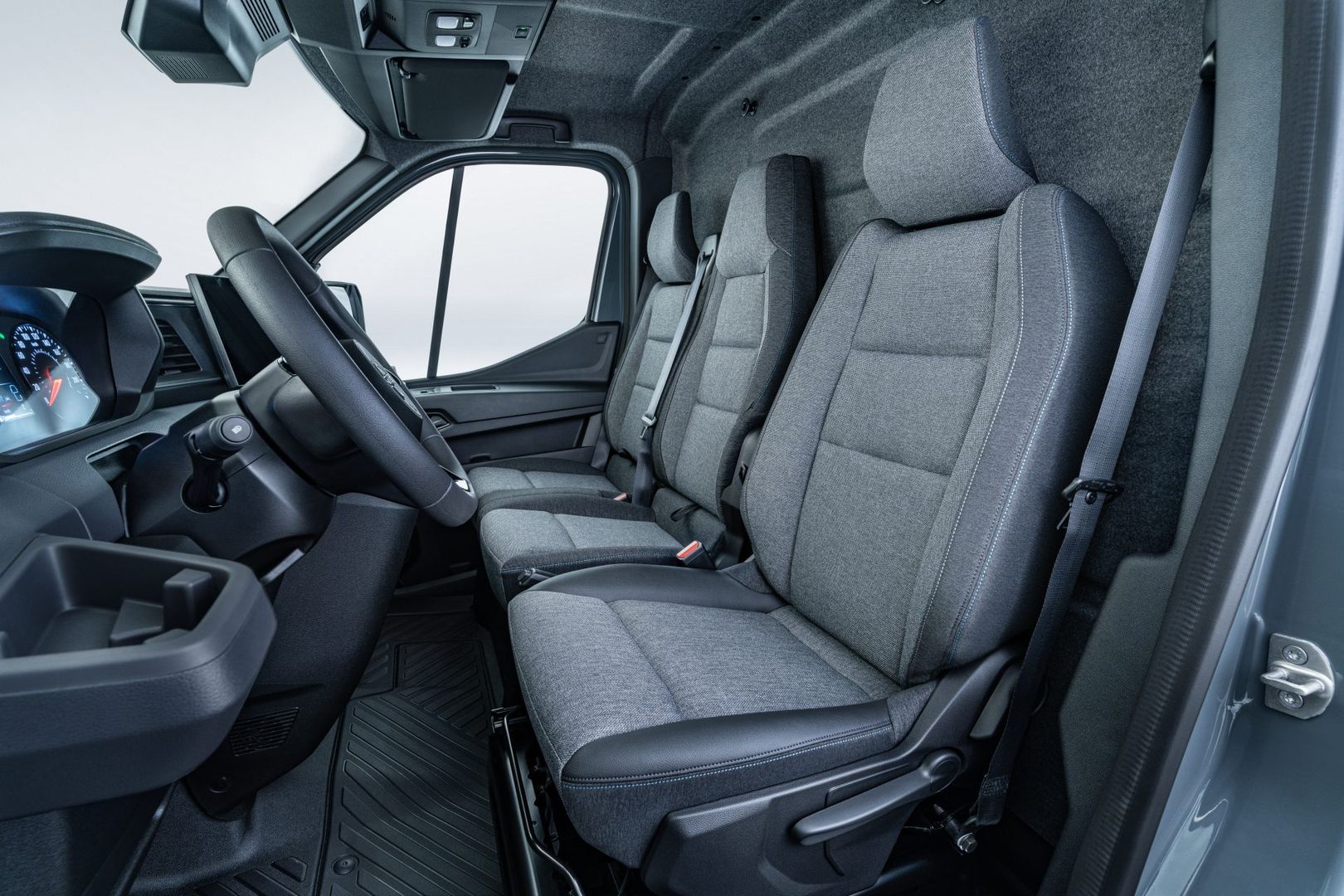 Nissan Interstar 2025