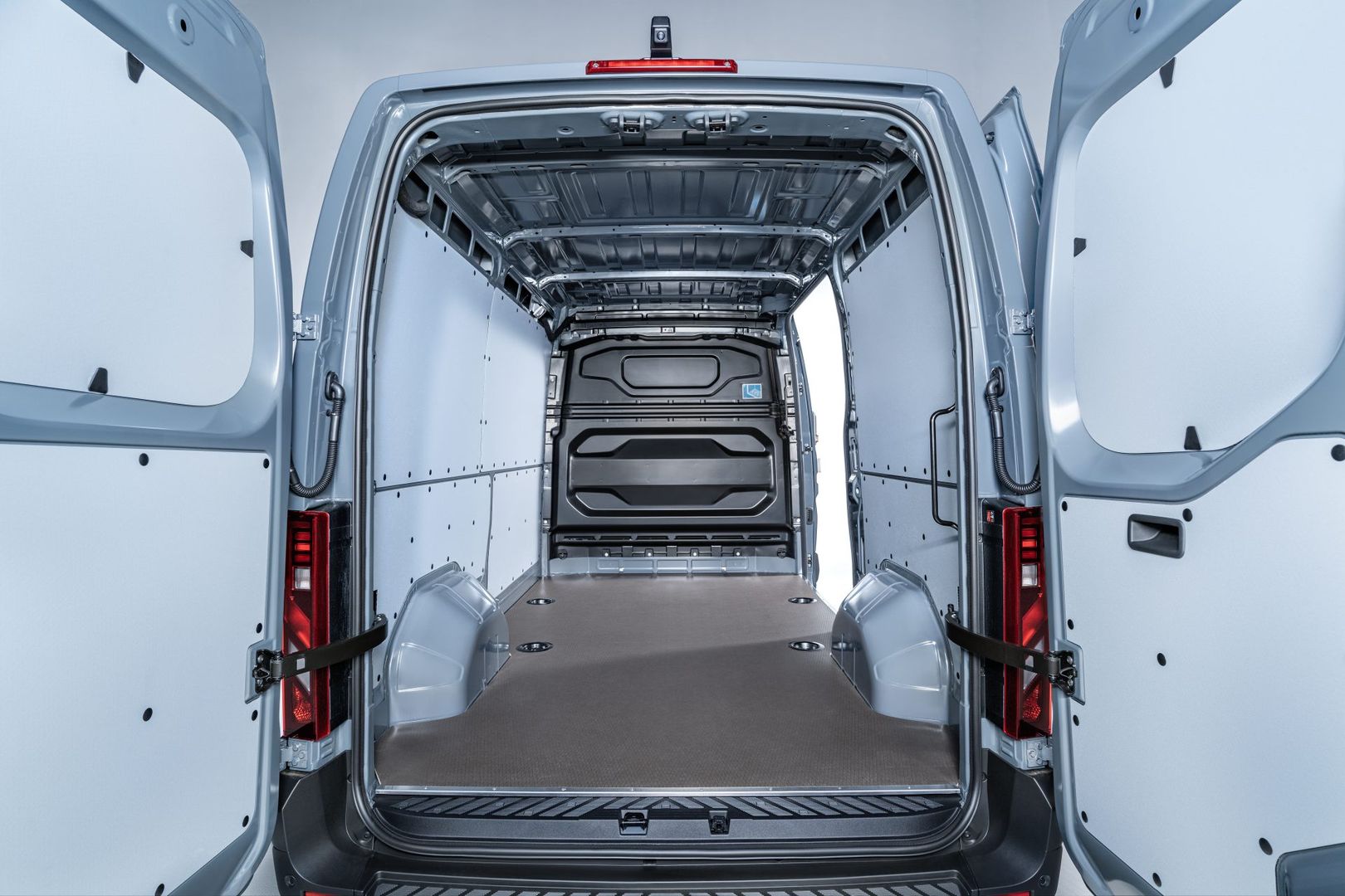 Nissan Interstar 2025