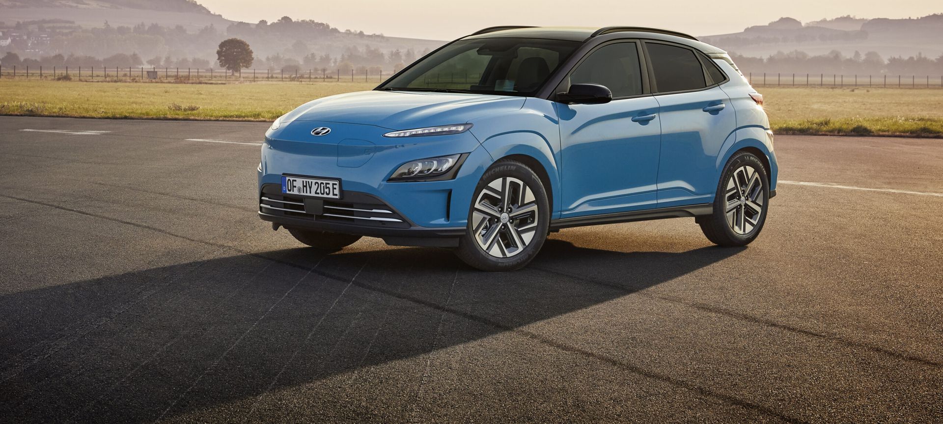 Nowy Hyundai Kona Electric z zasięgiem do 484 km co