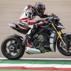 Ducati Streetfighter V4 SP