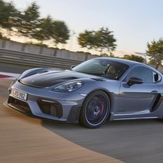 Porsche 718 Cayman GT4 RS