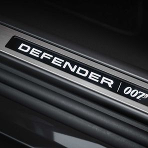 Land Rover Defender V8 Bond Edition