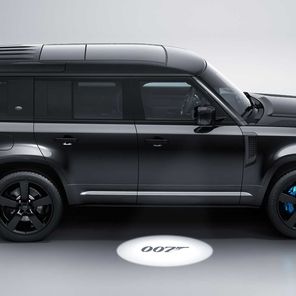 Land Rover Defender V8 Bond Edition