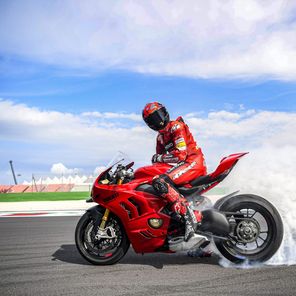 Ducati Panigale V4 S