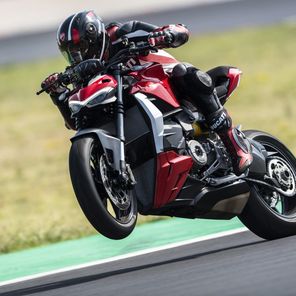 Ducati Streetfighter V2