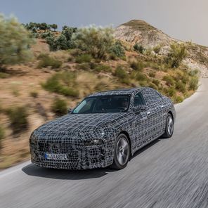 BMW i7 w kamuflażu