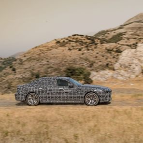 BMW i7 w kamuflażu