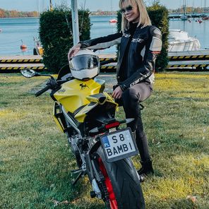 Dominika z @in_my_moto_world