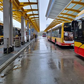 Kama - dziewczyna za kółkiem autobusu