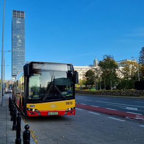 Kama - dziewczyna za kółkiem autobusu