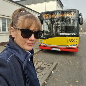Kama - dziewczyna za kółkiem autobusu