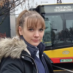 Kama - dziewczyna za kółkiem autobusu