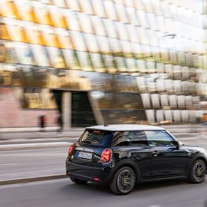 Mini Cooper SE Resolute Edition