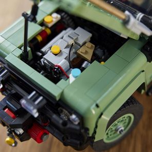 Land Rover Defender 90 z LEGO